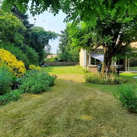 Maison Avec Piscine Et Jardin D'arbres Fruitiers * Cours-de-Pile